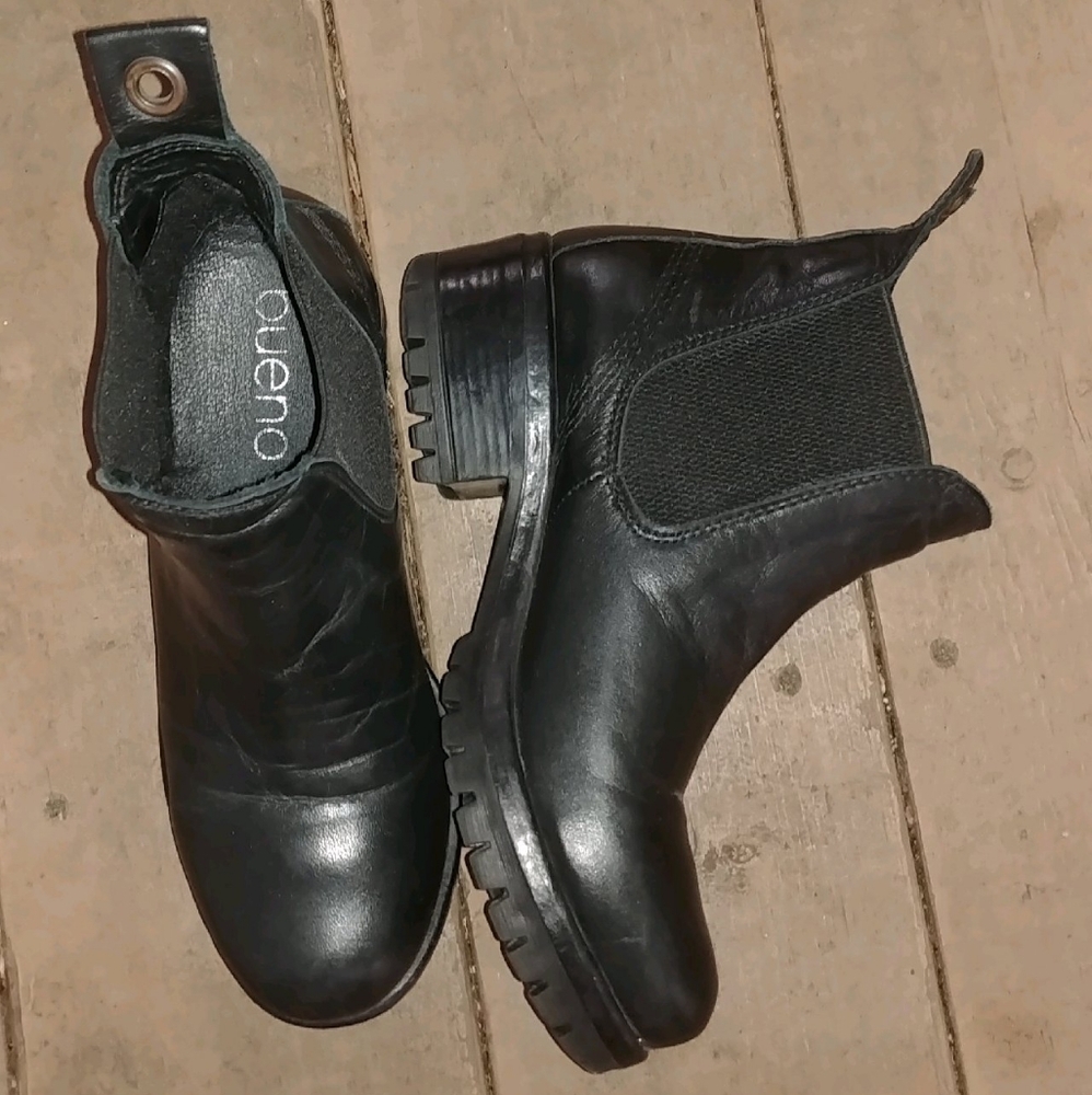 Bueno Black Leather Chelsea Boots - Picture 6 of 8